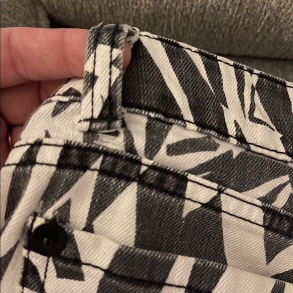 Authentic Icon Shorts - Picture 7 of 10